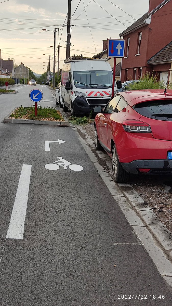 cycling90's tweet photo. @LCyclable Ça se passe à Méricourt (62680)... Et surtout de commentaires... https://t.co/Vv2NFOhP6m