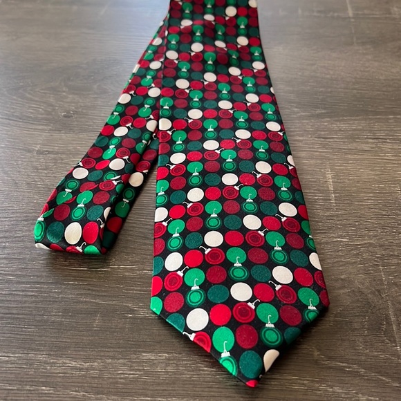 So good I had to share! Check out all the items I'm loving on <a href="/Poshmarkapp/">Poshmark</a> #poshmark #fashion #style #shopmycloset #pyrex #allsaints #holidays: posh.mk/JzEk9m0MrBb
