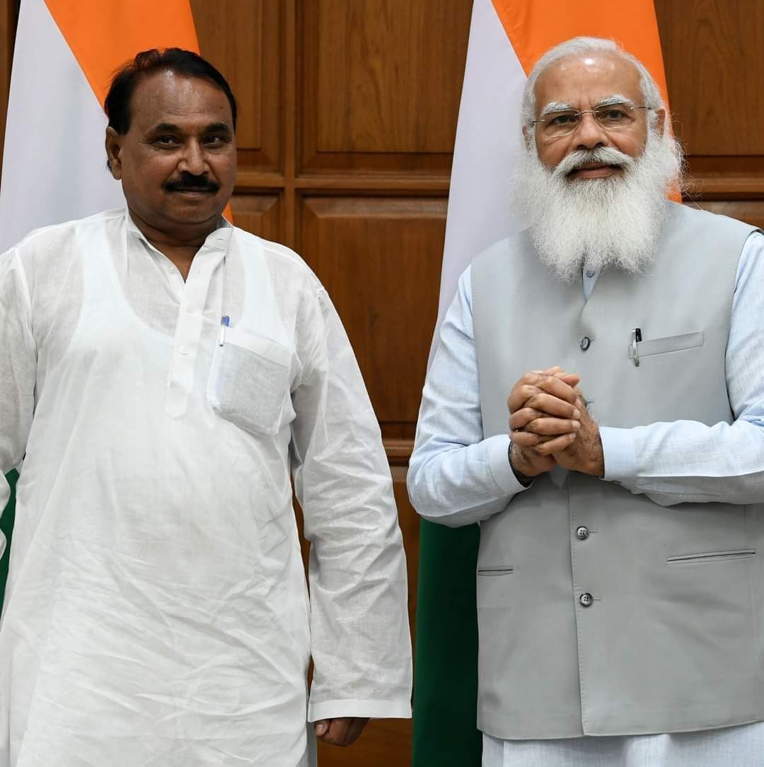 ManojSamtharBJP's tweet image. हमारे आदर्श, ऊर्जावान व कर्मठ व्यक्तित्व के धनी, छः बार के सांसद, भारत सरकार में मा.केन्द्रीय राज्यमंत्री श्री भानु प्रताप सिंह वर्मा जी को जन्मदिन की हार्दिक बधाई एवं शुभकामनाएं।

प्रभु श्री राम जी से प्रार्थना है कि आप दीर्घायु हों और सदैव स्वस्थ एवं प्रसन्न रहें।
@bpsvermabjp