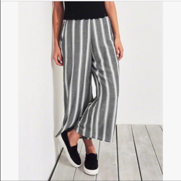 MerryMegan's tweet photo. So good I had to share! Check out all the items I'm loving on @Poshmarkapp #poshmark #fashion #style #shopmycloset #airwalk: https://t.co/JDsaexRXmO https://t.co/HLPgsAdlrx