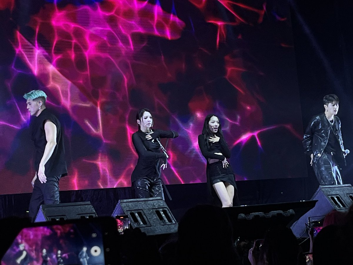sofixjrd's tweet photo. Estoy feliz porque conocí a KARD 😭 https://t.co/kXVKzM8IXM