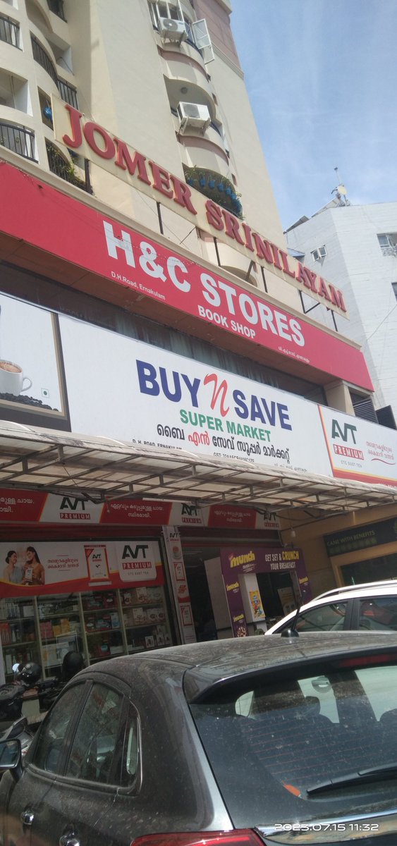 treejo2310's tweet photo. Mallu moots from Kochi if you're looking for BTS Beyond The Story then it's available in H&amp;C near Durbar hall
They said they have limited stocks  so if you're from ekm go get it now
It's a bit expensive tho 2249 per copy 💀
#BEYOND_THE_STORY 
#cocomy https://t.co/H34sjATjJu