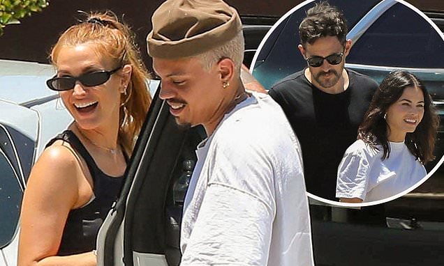 Ashlee Simpson and Evan Ross flash wide smiles after running into Jenna Dewan in Los Angeles https://t.co/wiZfUj819V https://t.co/ZU0TszH7m3