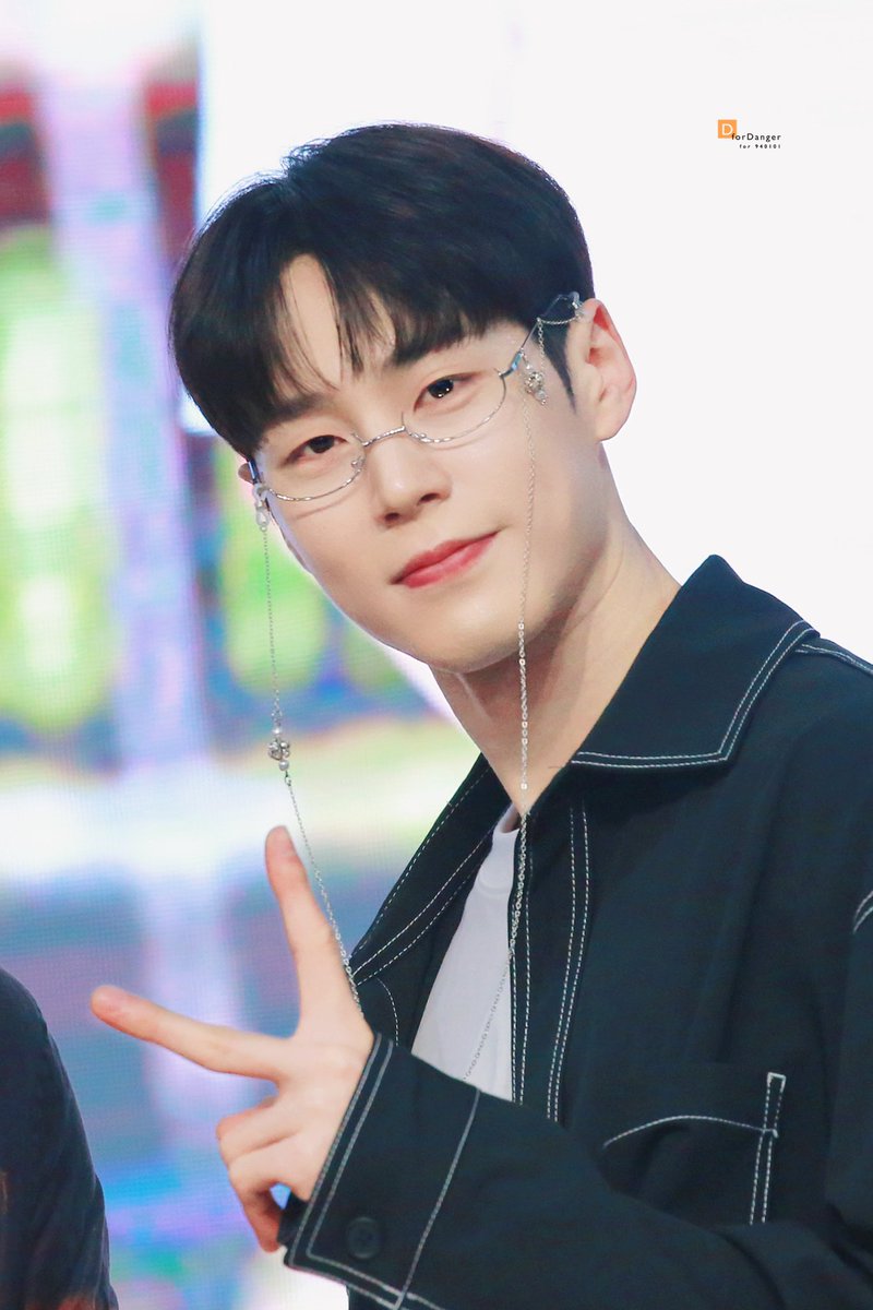 DforDanger0101's tweet photo. 230715 메이크스타

#동원 #이동원 #ドンウォン #동원짱짱 #LEEDONGWON #DONGWON #크나큰 
@KNKOfficial220 https://t.co/avHAObCkgo