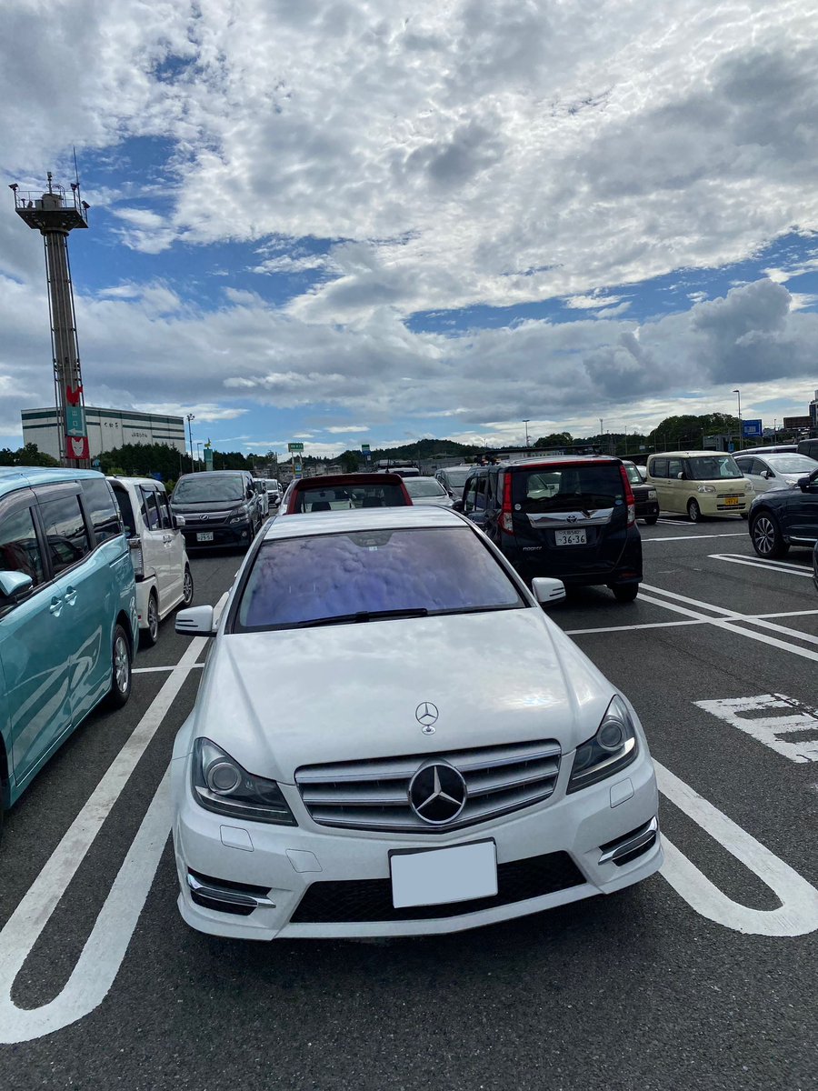 t1996551's tweet photo. 針テラスなう😆
すごいバイクと車😆 https://t.co/pkMYhtcsqk