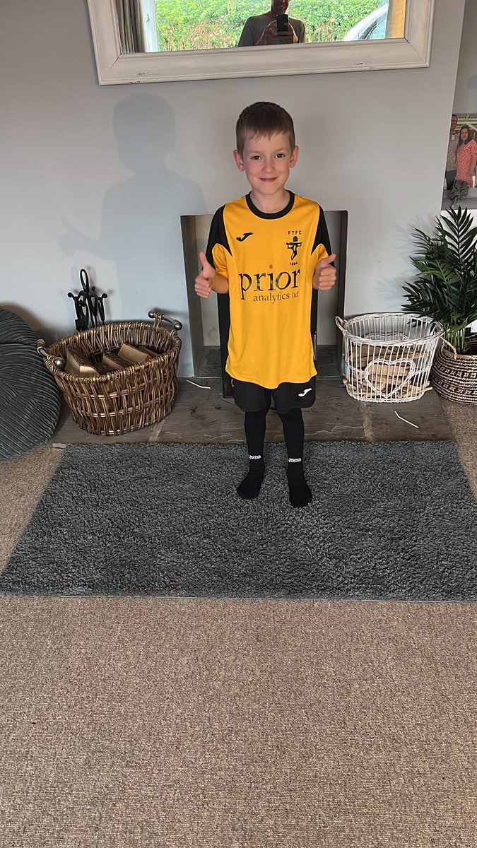 Ready for his first footy tournament #reggie , for me my first time managing his team … come on lads enjoy the day ⚽️