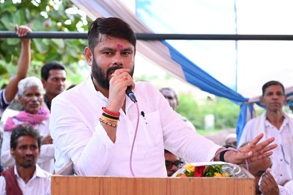AshishChhabraCG's tweet photo. बेमेतरा विधानसभा क्षेत्र अंतर्गत ग्राम पंचायत सिंघौरी में आयोजित साहू समाज सामुदायिक भवन भूमिपूजन एवं बूथ कमेटी बैठक में सम्मिलित हुआ.. https://t.co/KvhD5sC3Hq