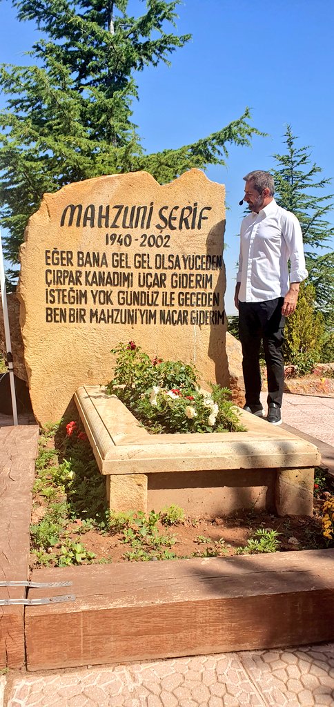 Serhan_Asker's tweet photo. Başlıyoruz...

Çağımızın Pir Sultan'ı Mahzuni Şerif'i mezarı başında anıyoruz...

Bugün #MahzuniŞerif yazıyoruz ona yorum yapıyoruz...

Haydi buyurun... Sade kahveyle..

@halktvcomtr 
#görkemlihatıralar https://t.co/BVJ4Xmhlz7