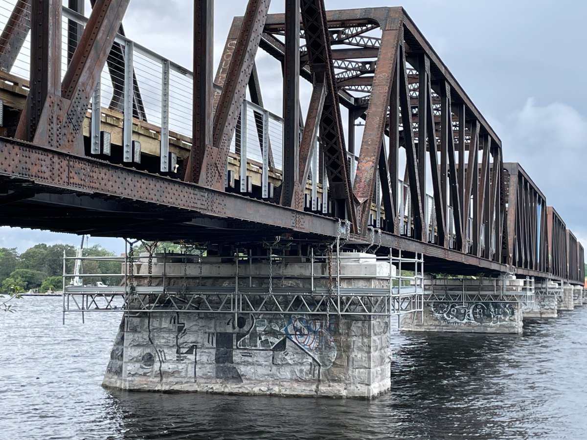 The former #PrinceofWalesBridge renamed Commanda Bridge, almost ready to reopen for pedestrians and bikes. First built December 1880 and the steel superstructure was replaced December 1927 in a matter of days. churcher.crcml.org/candate/ottawa…