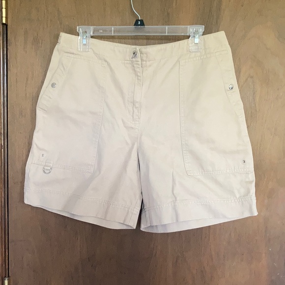 So good I had to share! Check out all the items I'm loving on <a href="/Poshmarkapp/">Poshmark</a> #poshmark #fashion #style #shopmycloset #vintage #msk: posh.mk/uQMljMJcsBb