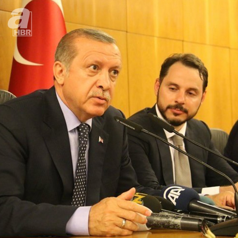 ahaber's tweet photo. #15Temmuz gecesi Başkan #RecepTayyipErdoğan'ı hiç yalnız bırakmayan, en yakınındaki isim dönemin Enerji ve Tabii Kaynaklar Bakanı #BeratAlbayrak'tı.