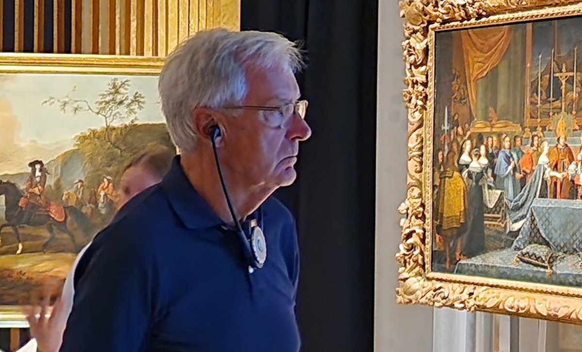 Vanochtend ontvingen directeur Bert Mennings en ik de nieuwe gedeputeerde <a href="/MichaelTheuns/">Michael Theuns</a> en de uitgaande en inkomende Eerste Kamerleden van <a href="/cdavandaag/">CDA</a> in het <a href="/LimburgsMuseum/">Limburgs Museum</a>.

We spraken ook over het belang van een (online) Nationaal Historisch Museum!

<a href="/cdalimburg/">CDA Limburg</a> <a href="/1Limburg/">112 Alarmeringen Limburg</a>