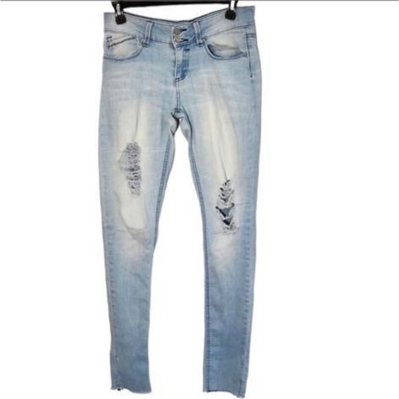 sallisingleton's tweet image. So good I had to share! Check out all the items I'm loving on @Poshmarkapp #poshmark #fashion #style #shopmycloset #anthropologie #indigorein #sanctuary: posh.mk/V4sghGEcsBb