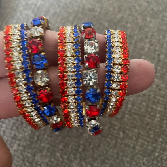 So good I had to share! Check out all the items I'm loving on <a href="/Poshmarkapp/">Poshmark</a> #poshmark #fashion #style #shopmycloset #tupperware #michaelkors: posh.mk/HD9wW7FcsBb
