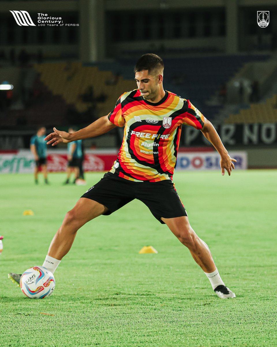 persisofficial's tweet photo. Warming up the engines for #PERSISBORNEO 🔥🔴

#PERSISDAY
#GurihxPERSIS
#LaskarSambernyawa https://t.co/Txt2k9eH6J