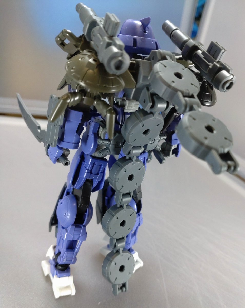 LECROSSBONES's tweet image. #30MM古代都市戦
#30MMバイロン軍
#30MM 
ミダレガミ
バイロン軍諜報部に所属する隠密機体
腰部にジャマー装置を装備し一時的だが電子的に姿を消すことができる
敵陣に潜入し背部の地雷埋設装置により地雷を敷設するのが主な任務だが戦闘時は武装ロイロイと分離し連携して戦う