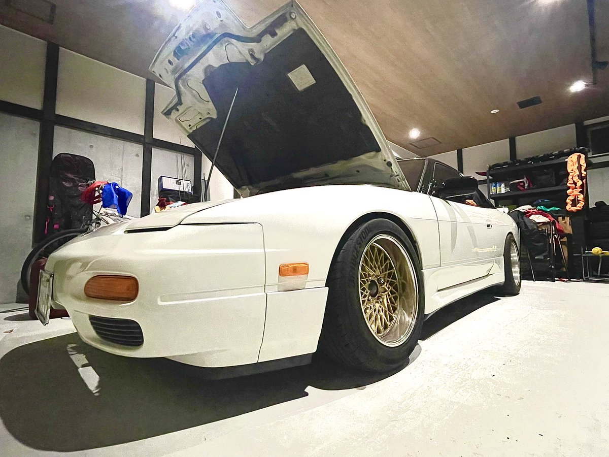 sx18o's tweet photo. ガソスタバイトのラスト日に納車されて、大学の卒業式これで出てから始まって
色んな所遊びに行って色んな人と出会えて最高の車だった✌️
あまりカッコよくは出来なかったけれど、車いじりの楽しさを知れた車でした🚗

私とわんちに関わってくれてありがとう！☺️☺️ https://t.co/v2XratHjVF