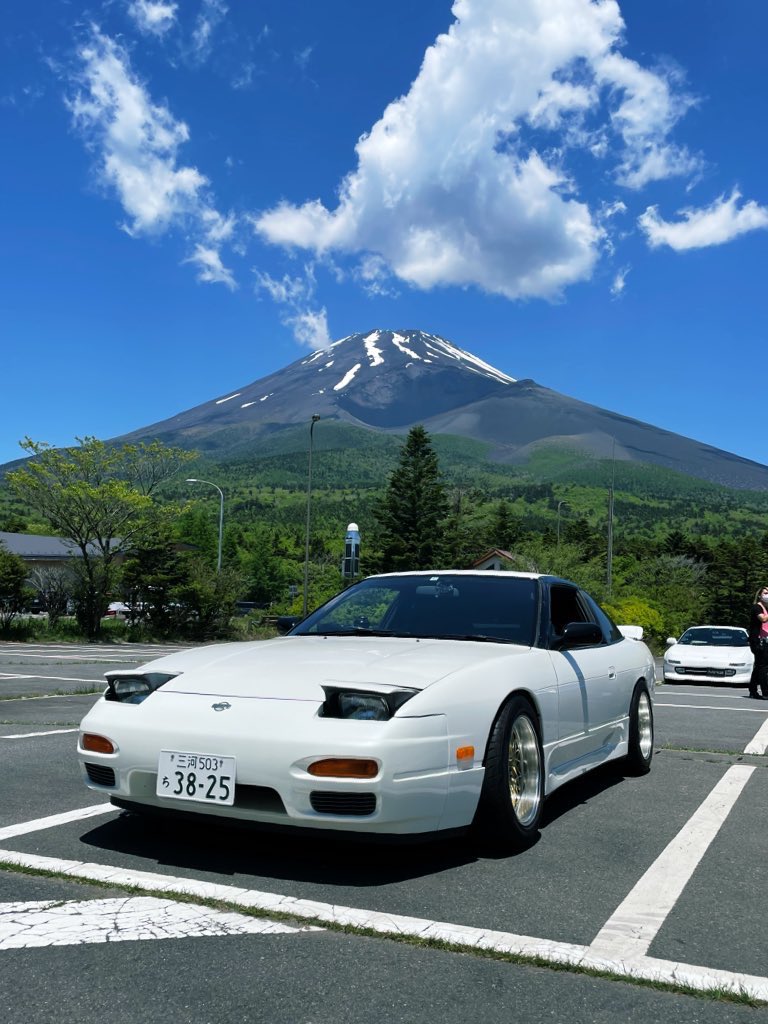 sx18o's tweet photo. ガソスタバイトのラスト日に納車されて、大学の卒業式これで出てから始まって
色んな所遊びに行って色んな人と出会えて最高の車だった✌️
あまりカッコよくは出来なかったけれど、車いじりの楽しさを知れた車でした🚗

私とわんちに関わってくれてありがとう！☺️☺️ https://t.co/v2XratHjVF