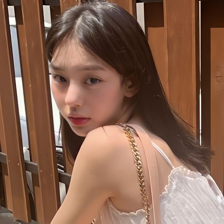 hi i'm maui!

✎ : she/ her
✎ : '08 liner
✎ : not new to #stantwt and
        #kpoptwt
✎ : looking for interactive moots, 
        gdm or dm buddies.
✎ : any fandom will do!

♡ / ↻ to be moots ++ spread