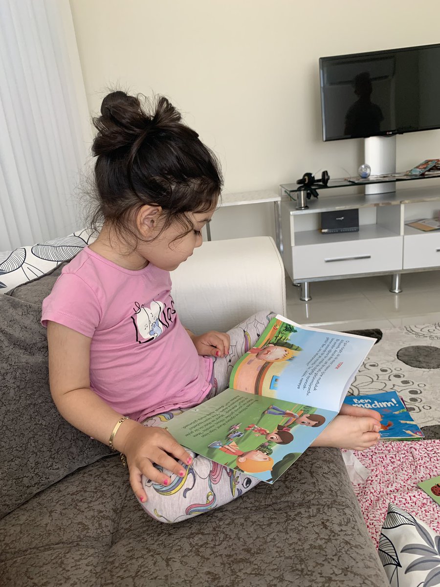 Hayata karşı yaptığım en güzel yatırım kitap aşkı aşılamak oldu 😊
#okuyoruz
#kitap
#kitapseverlertakiplesiyor
#okudumbitti
#oku