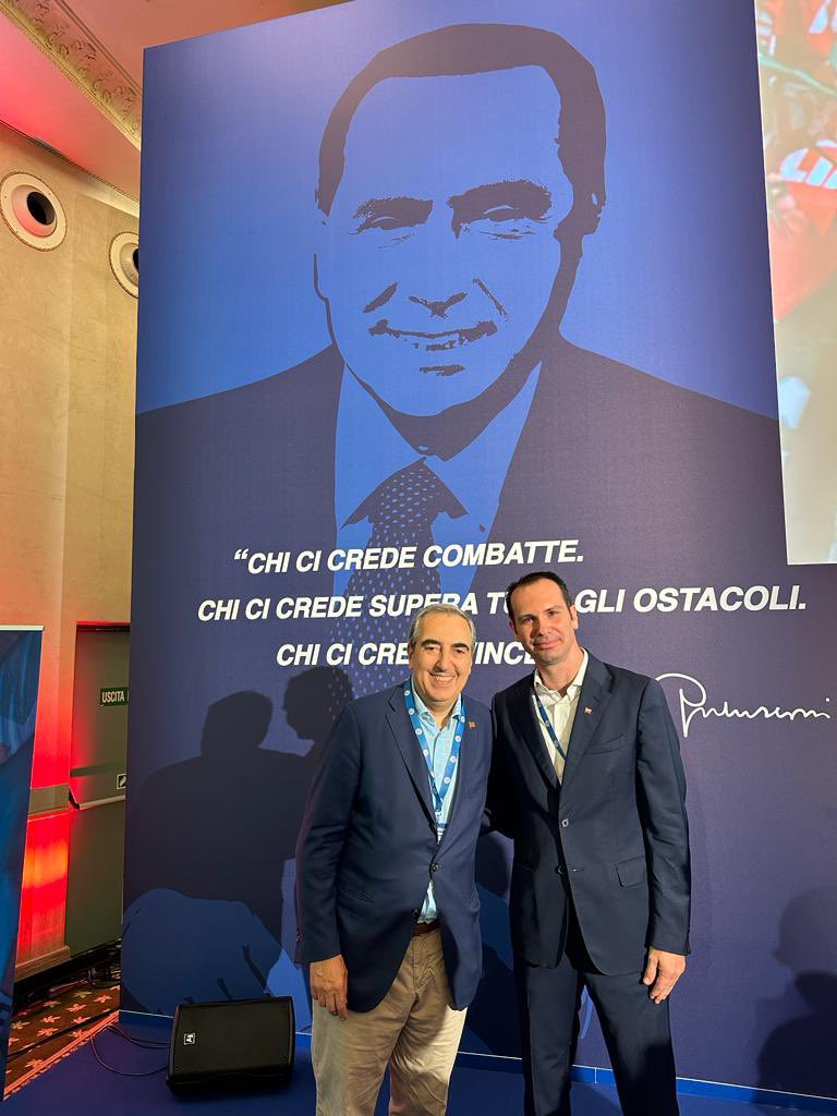 MassaroPiet's tweet photo. Con il Vice Presidente del Senato, Responsabile Nazionale degli Enti Locali e Coordinatore Romano di Forza Italia @gasparripdl 

#forzaitalia https://t.co/Xx49mDMzkR