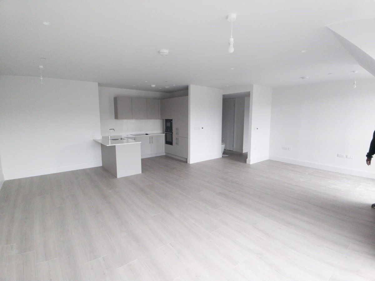 Some great snaps of one of our live projects. The team have just completed the first block at Lifestory Highfields based in West Byfleet! The start of what will be 75 stylish new homes, exclusively for those over 60.