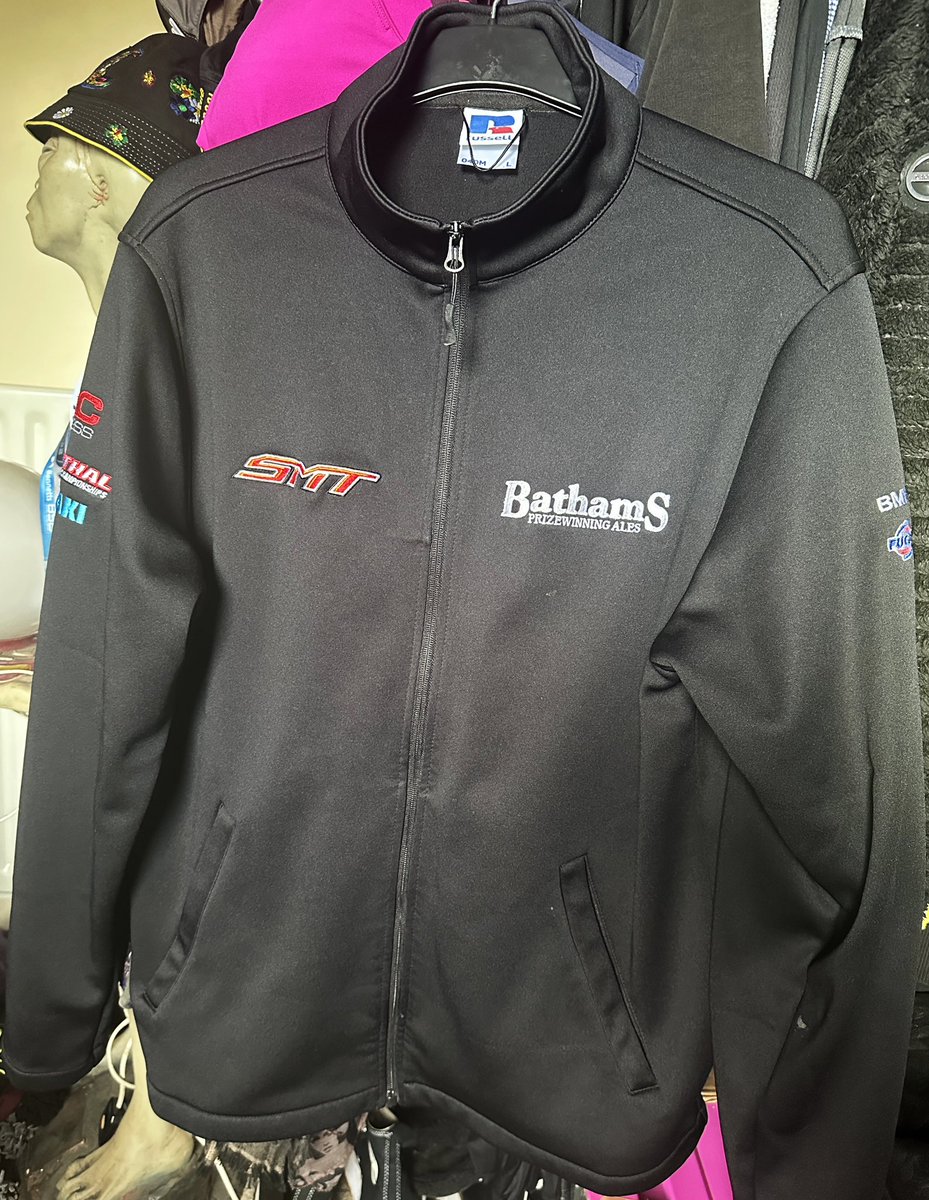 FireStallion666's tweet photo. I am listing this SMT jacket for sale on Ebay today, if anyone on here would like to buy it just DM me, think its pretty rare now, hardly worn and a good thick warm jacket, perfect for watching the racing on a chilly day. π #bathamsbeer #smtracing #racingjackets @thebathams https://t.co/qDPnBTWEWo
