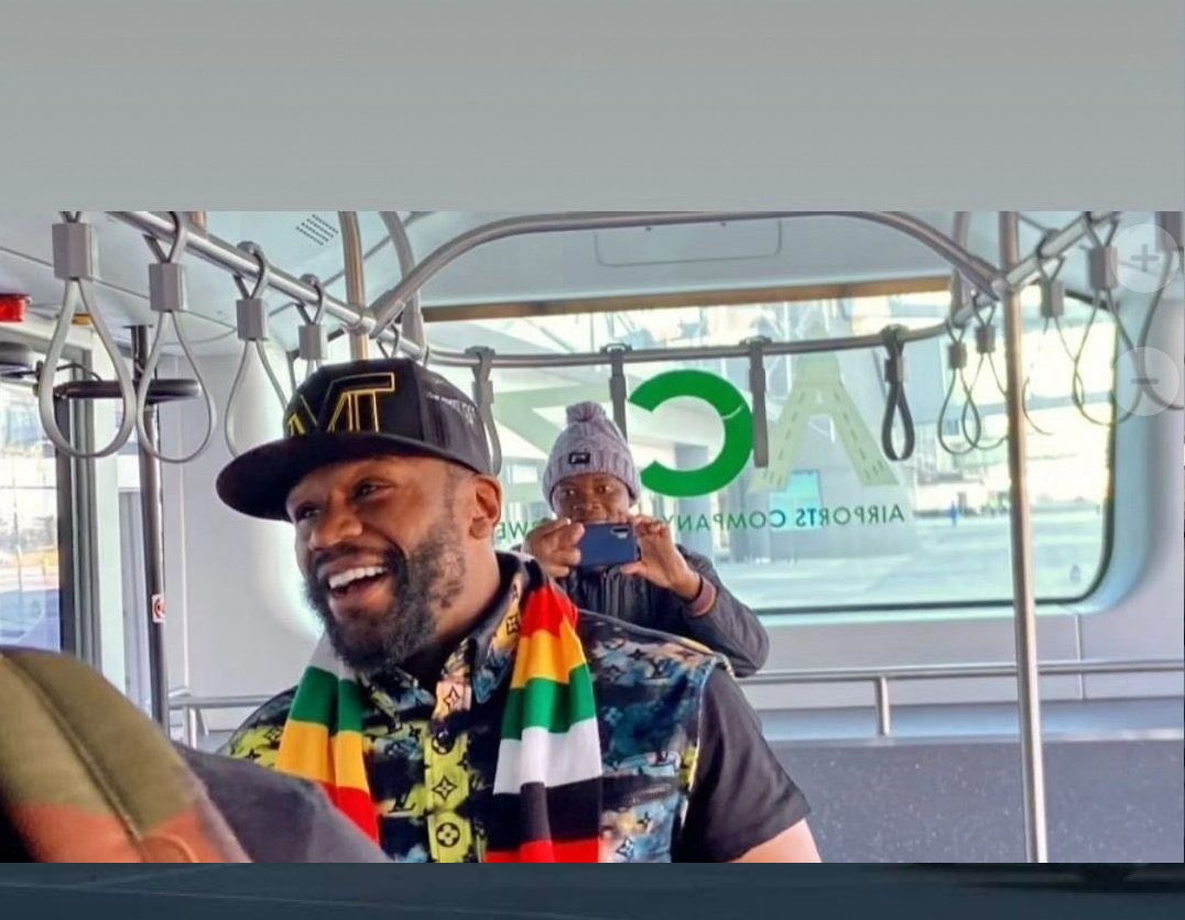 mrlungisa's tweet photo. Floyd is questioned on why he is in Zimbabwe and is not questioned when he goes to Britain which is main source of poverty and unemployment in Zimbabwe because of not addressing the Lancaster land agreement. No one says anything about US-British illegal sanctions against Zimbabwe https://t.co/Hs8jXF1mI7