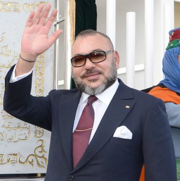 من الغريب أن "أولئك" الذين يحاولون باستمرار الاساءة لصاحب الجلالة محمد السادس هم نفس أولئك الذين يدافعون عن الطغاة المتحكمين في الأنظمة الفاشية في فنزويلا🇻🇪 كوبا 🇨🇺الجزائر🇩🇿 أو كوريا الشمالية🇰🇵  
سلاحنا الشرعي الفتاك لكل هؤلاء الأندال: الله الوطن الملك🇲🇦