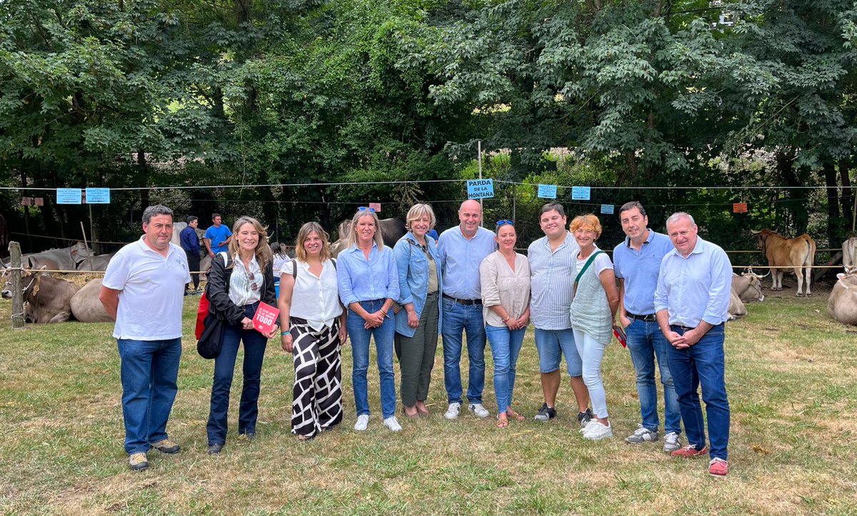 FSA_PSOE's tweet photo. Nuestra vicesecretaria general, Organización y Coordinación, @GimenaLlamedo, y la candidata al Congreso por Asturias, Sonia Fidalgo, asisten al LXXIX Concurso-Exposición de Ganados del Oriente de Asturias.

#Adelante #EspañaAvanza 🌹 https://t.co/kXO5JVvkWy