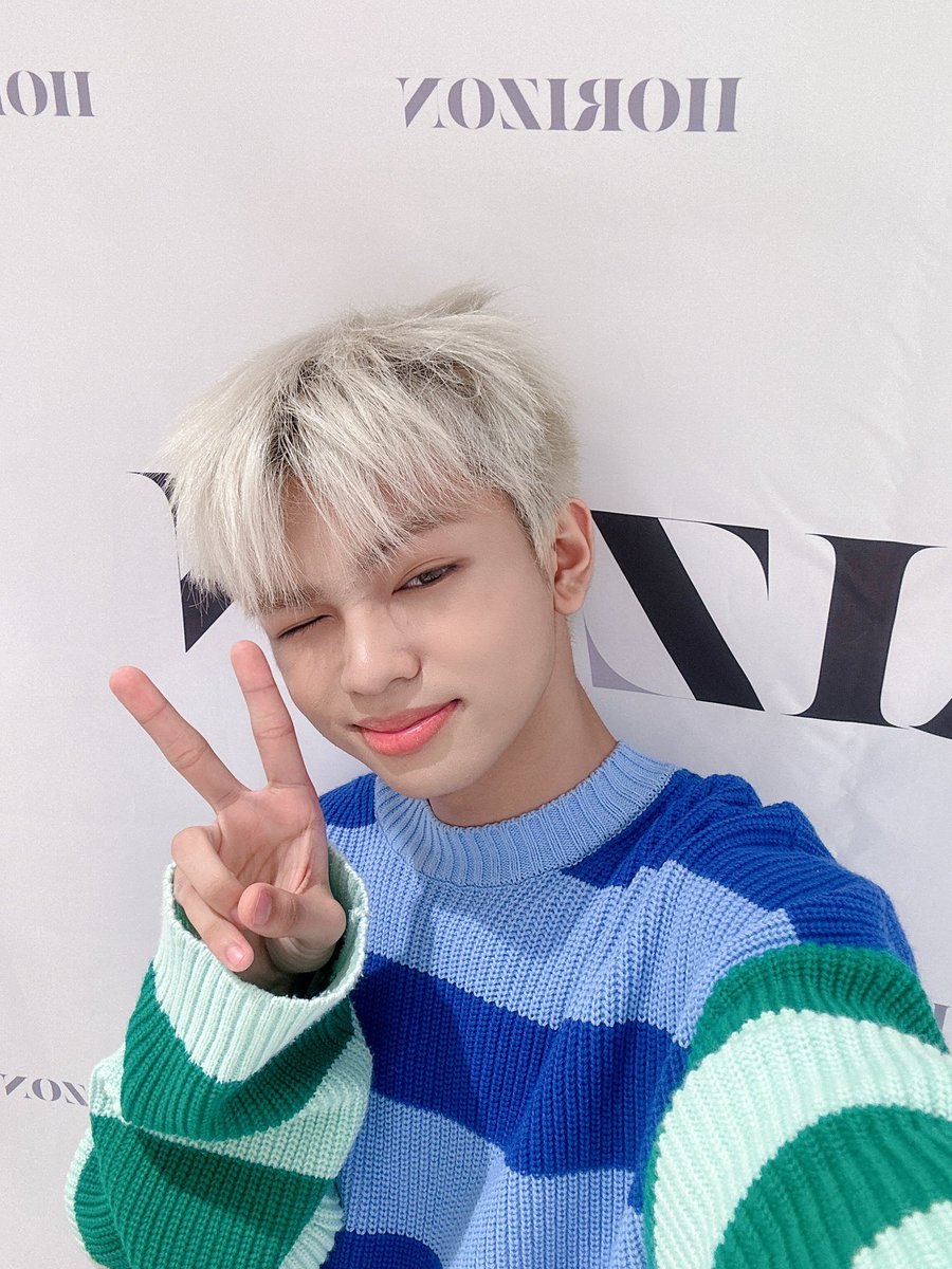 HORI7ON_twt's tweet photo. [🐯] Anchors who joined the video call event, I hope you guys enjoyed. Look out for our debut album on July 24 👀 Have a great day 💜💜💜 I love you Anchors!!!!

#HORI7ON #호라이즌 #JEROMY #제로미 https://t.co/ZLHk9O9qpD