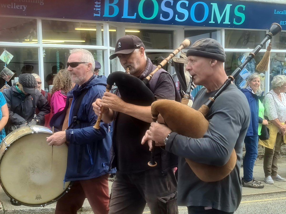 gnome_alice's tweet photo. Will's bagasse is called Blossoms it seems.
Odd name
#Lafrowda https://t.co/922wJeR1cl