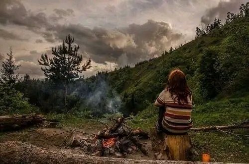 HamidDaya's tweet photo. اس دنيا ميں سارے انسان مسکين اور محتاج ہيں، سب کے سر پہ زندگی کا بوجھ ہے۔
~ميکسم گورکی https://t.co/xIe2cGy1hx