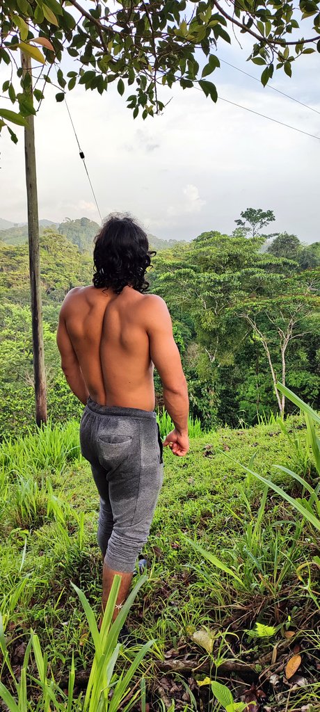 _Drex_x's tweet photo. @hotd_goodm #come #here #nature #fitness #fit https://t.co/m8FIeYiOmE