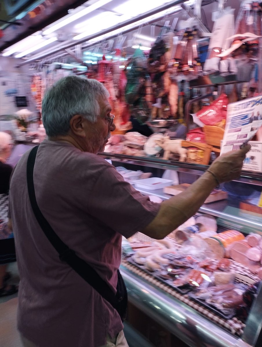 En imatges, diferents accions del #15J #stopVOX 

Aturem el racisme
Aturem l' extrema dreta
Aturem VOX