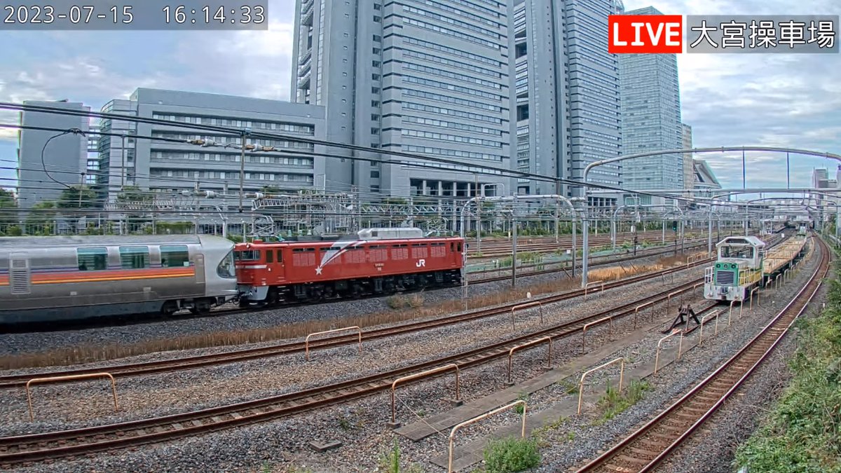 e583_hamanasu's tweet photo. ９０１１レ　カシオペア紀行　青森行き　ＥＦ８１牽引で運転
←１５：５４頃　日暮里付近（日暮里ライブ）
１６：１４頃　さいたま新都心駅付近（さいたまライブ）→
#カシオペア紀行 https://t.co/lTb0VyY3Tg