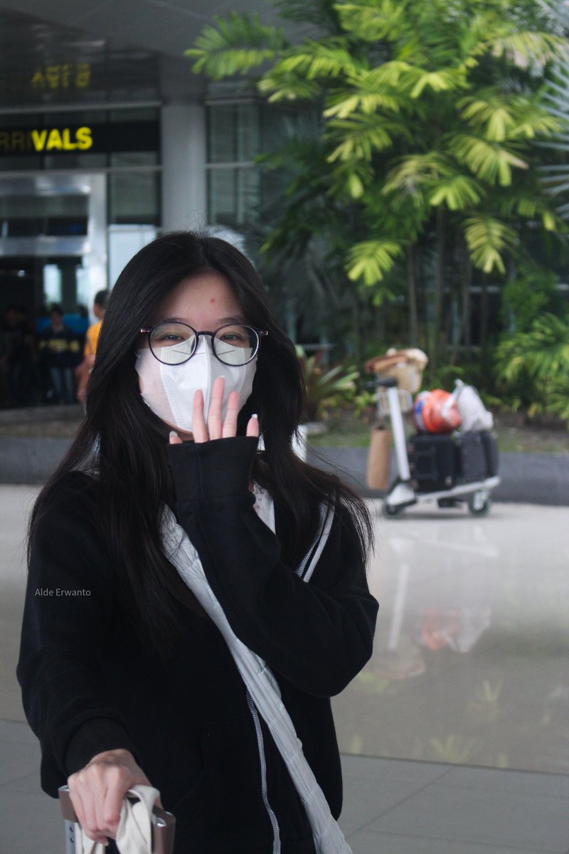 AldeErwanto7's tweet photo. Jesslyn
📍Banjarmasin
#JKT48AirportFashion https://t.co/q5gNVzWPKD