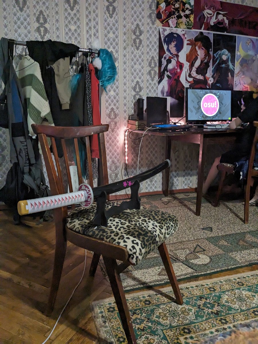 Не понял, а где шарики.
Короче с днём рождения меня😎