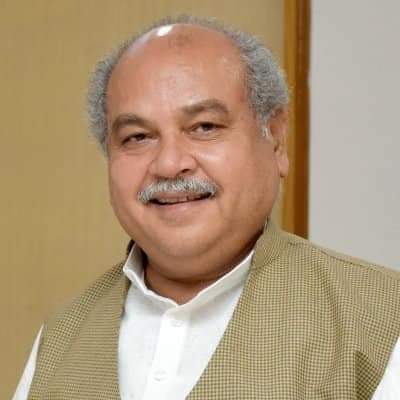 Kailash4BJP's tweet photo. आदरणीय भाईसा. @nstomar जी, हमें आशा नही दृढ़ विश्वास है कि आपका सम्पूर्ण प्रदेश के कार्यकर्ता से सीधा संवाद-सम्पर्क, आपकी अनुभवी धीर-गंभीर कार्यपद्धति एवं रणनीतिक कुशलता के कारण #भारतीय_जनता_पार्टी को प्रचंड विजयश्री हासिल होगी। #BJPMadhyaPradesh #BJPWinsMP @BJP4MP @nstomaroffice https://t.co/QT9mOl8VXS