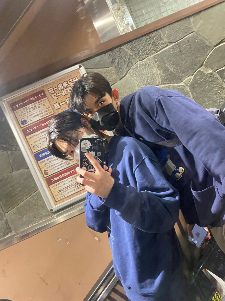 [#렌타] 
동건이형~ 생일 축하해요!! 케이크 먹었어요~?
동건이형 정말 정말 올해 더 같이 힘내보자고요
맛있는 것도 먹고, 축구도 하고, 같이 산책도 하고, 더 많은 추억을 만들고 싶네요😙😙
형 오래오래 행복해야돼요❕

다시 한번 생일 축하해요💐🎉
#TO1 #티오원 #RENTA