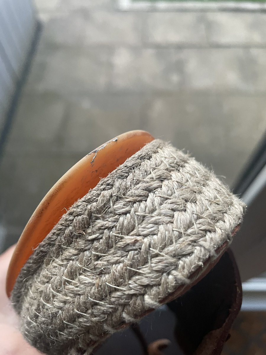 JessJane77's tweet photo. @johnlewishelp broken £77 pair of shoes after 34 days. Poor response from customer service saying I’m not eligible for refund as it’s after 30 days but they’re faulty 🤷🏻‍♀️ https://t.co/S6fX2b3mcc