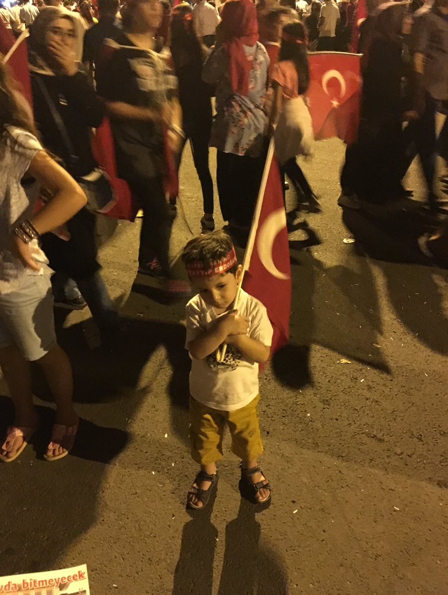 Akkaplan66's tweet photo. Kahramanlar can verir yurdu yaşatmak için…
#15TemmuzDemokrasiVeMilliBirlikGünü https://t.co/JF4ZwJ8mEi