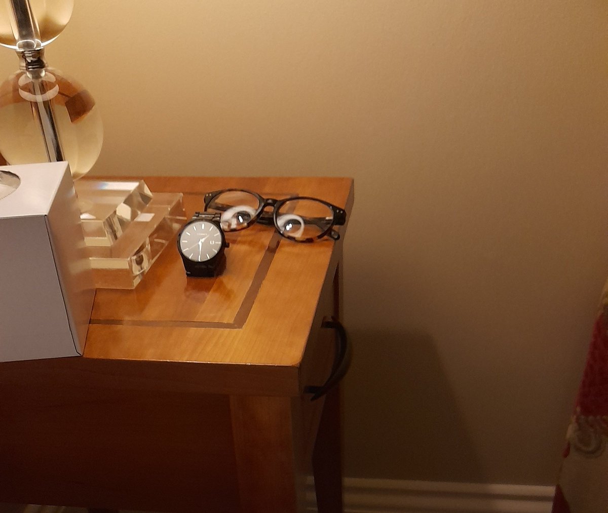 Looks like my specs were a little bit freaked out during the night.