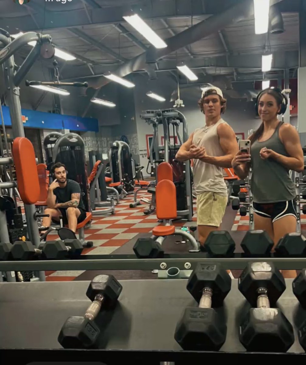 Late night gym session with my cousin💪🏼💪🏼