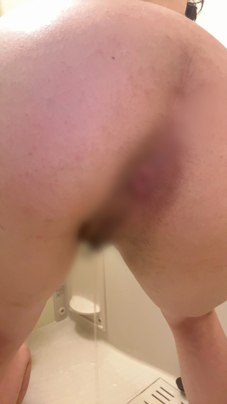 家族にナイショでお風呂でおしっこしてます🙈♡ https://t.co/HzSrAvlfNx