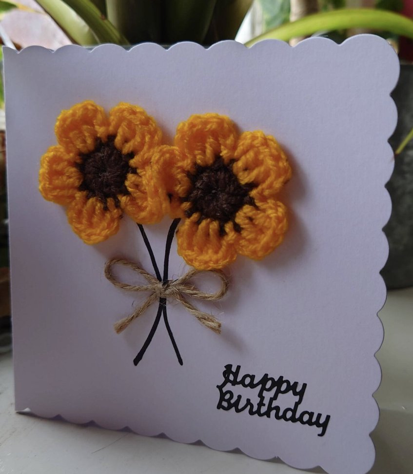 Good morning 🙂

It is the time for sunflowers  🌻

These handcrafted cards are perfect for someone's birthday. Available with free postage. Link below

etsy.com/uk/listing/143…

#handcraftedcards #cardsforsale #simplecards #cards #handmade #birthdaycards #etsyselleruk #giftideas