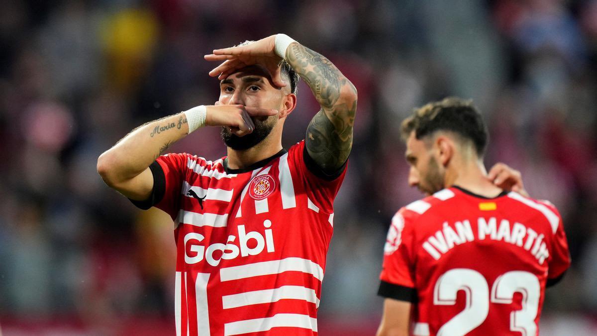 🔵🔵🚨 Cuenta <a href="/CLMerlo/">César Luis Merlo</a> que 'Taty' Castellanos🇦🇷 será nuevo jugador de la Lazio🇮🇹 por 15M 💰.

#NYCFC  por fin habría recibido la oferta que esperaba y el delantero buscará seguir creciendo en la Serie A tras su gran temporada en el Girona🇪🇸