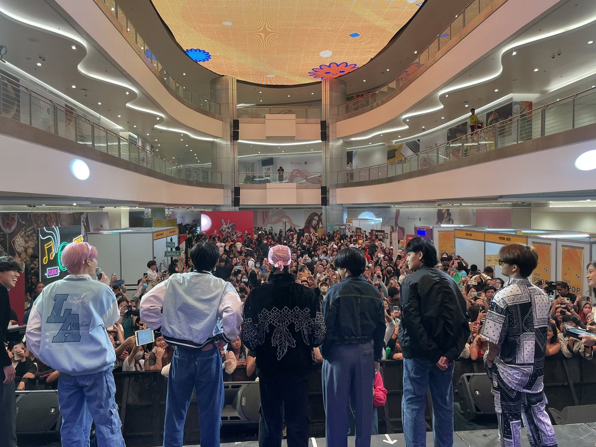 Official_ALAMAT's tweet photo. Maraming Salamat Magiliw and PPOP Convention Day 2 Fam! 😍❤️

Excited na kami makasama kayo bukas sa Araneta! 🤎🤎🤎

ALAMAT PadayonSaPPOPCON https://t.co/R59wAsAt3d