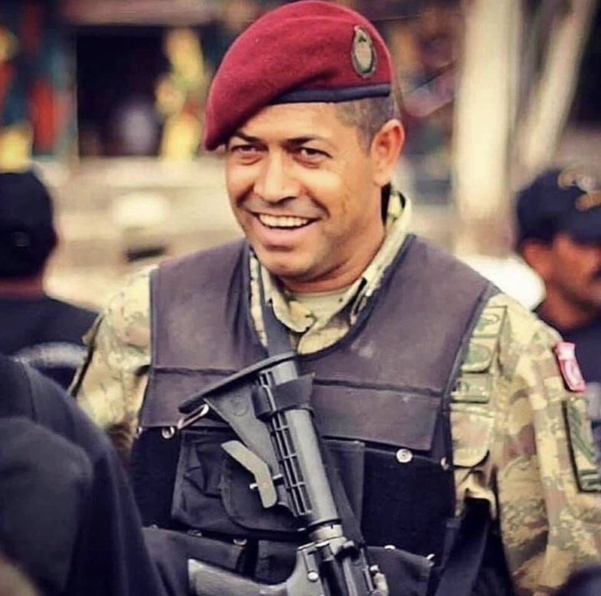 Şehadetin Mübarek olsun…
Şehidim 🇹🇷

#ömerhalisdemir #15Temmuz