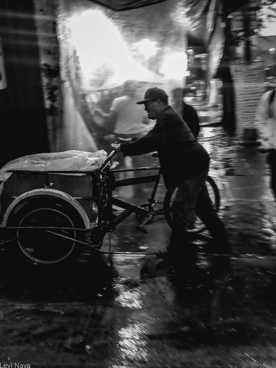 Rainy Days

Mexico City

#streetphotography #urbanphotography #voidtokyo #huawei #CapturedOnHuawei #blackandwhite #blancoynegro #streetevolution #downtown #mobilephotography #cdmx #ciudaddemexico #mexicocity
